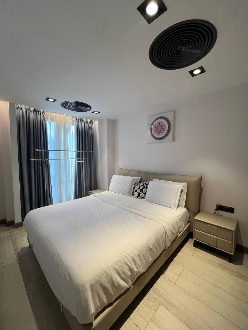 Bed, Photo of the whole room, Bedroom, air conditioner