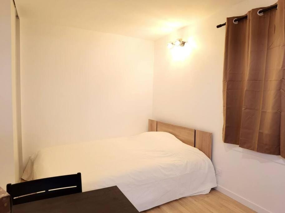 New renoveted studio in calm area near nation N11-283 Apartment in Paris