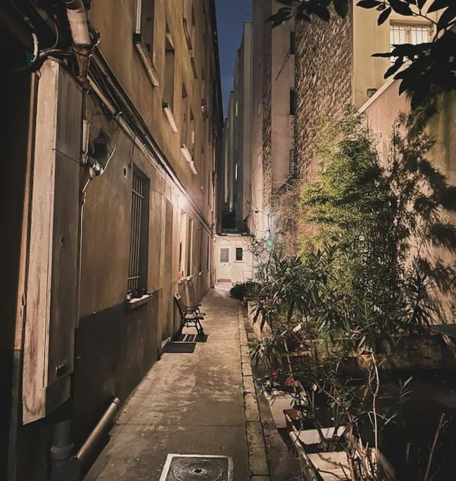 New renoveted studio in calm area near nation N11-283 Apartment in Paris