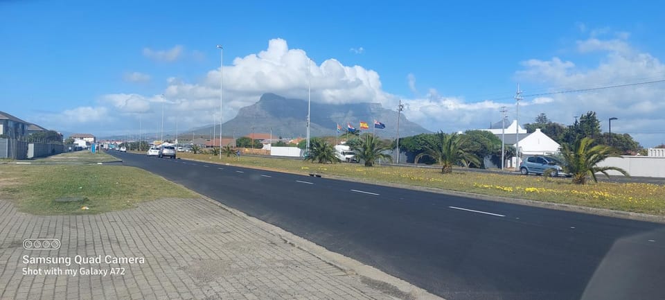 COMFORT LODGE milnerton, Cape Town Bed and Breakfast in Cape Town