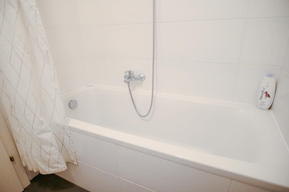 Bathroom, Bath