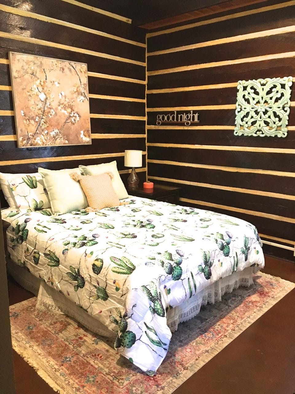 RUSTIC BLUEBONNET CABIN With VIEW BY HIDDEN FALL PARK Cabin in Lake Travis