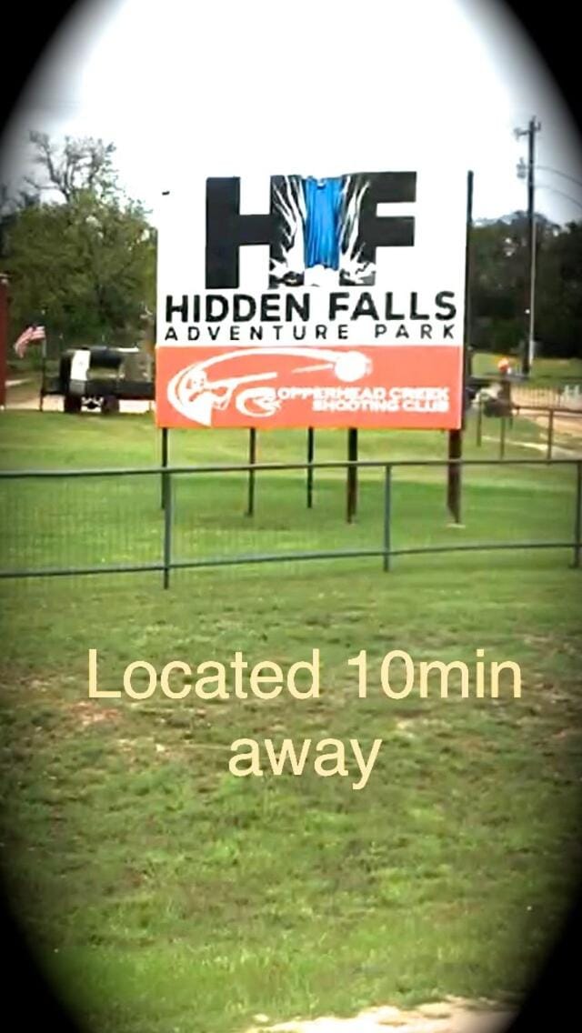 RUSTIC BLUEBONNET CABIN With VIEW BY HIDDEN FALL PARK Cabin in Lake Travis