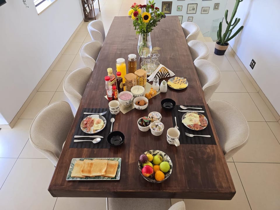 Dining area, Breakfast, Continental breakfast