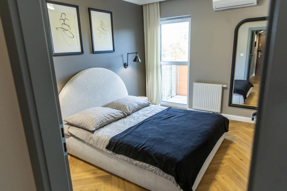 Bed, Bedroom, air conditioner