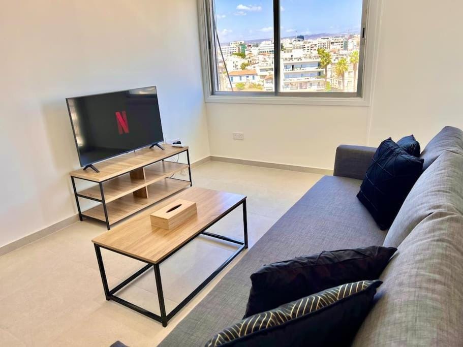 Communal lounge/ TV room, TV and multimedia, Living room, Evening entertainment