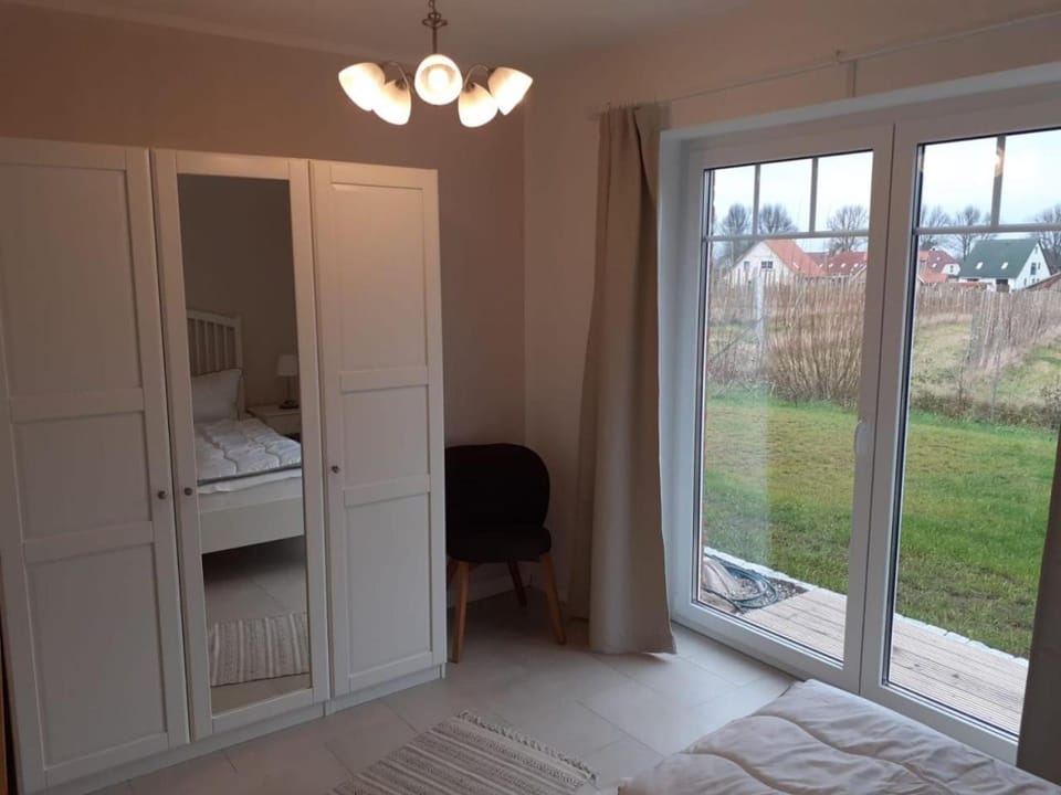 Bedroom, wardrobe