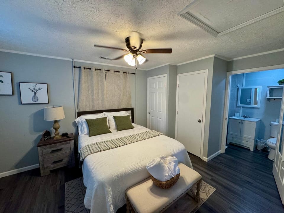Bed, Photo of the whole room, Bedroom, towels, wardrobe