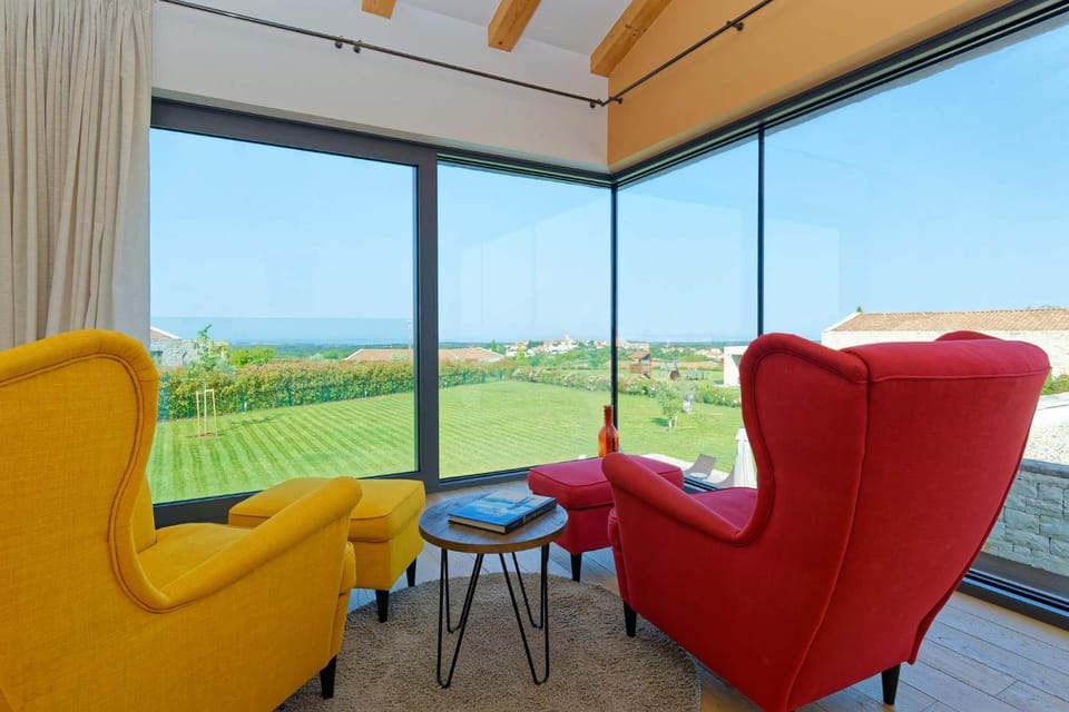 View (from property/room), Living room, Seating area