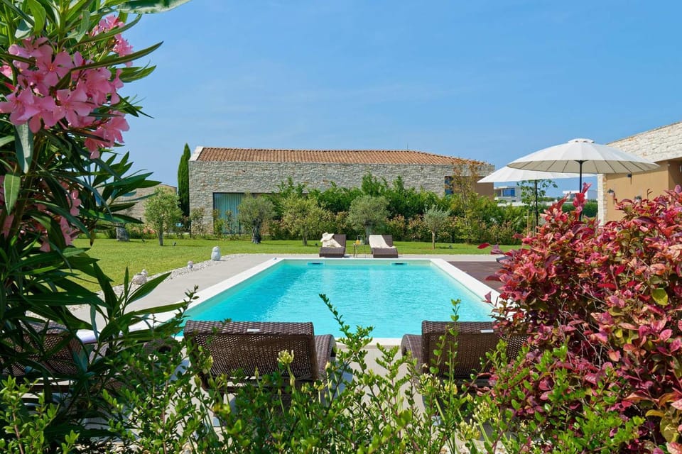 Garden view, Pool view