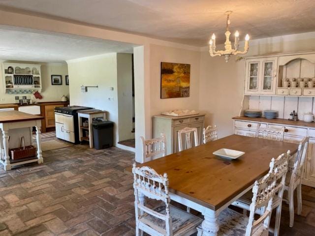 Kitchen or kitchenette, Dining area, dishwasher
