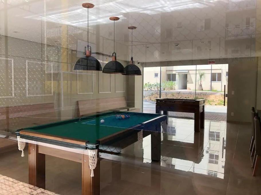 Billiard, Game Room
