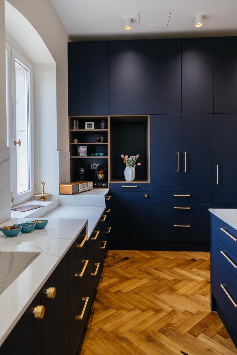 dishwasher, stove, toaster, kitchen