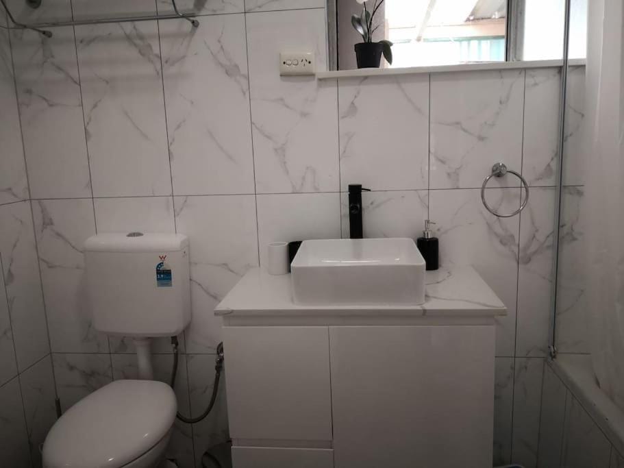 Cozy 2 bed villa in Narwee Villa in Sydney
