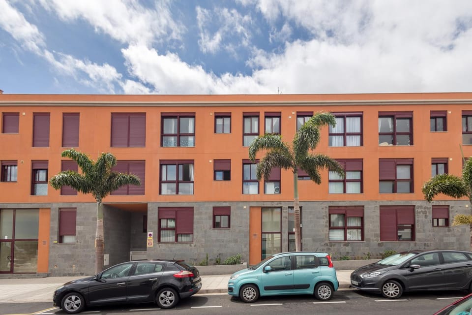 Property building, Facade/entrance, Off site