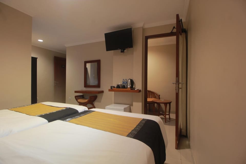 Bed, TV and multimedia, Photo of the whole room