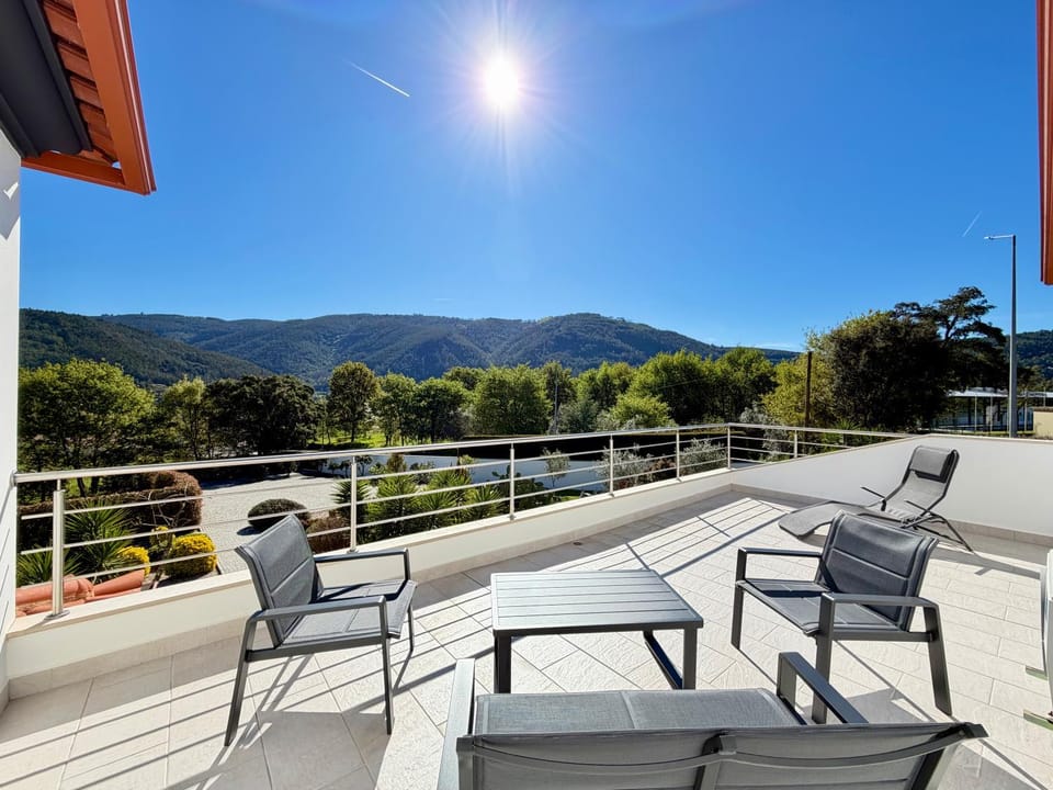 Natural landscape, View (from property/room), Balcony/Terrace, Garden view, Mountain view, Pool view, furniture