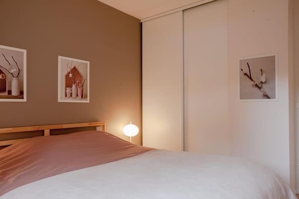 Bedroom, wardrobe