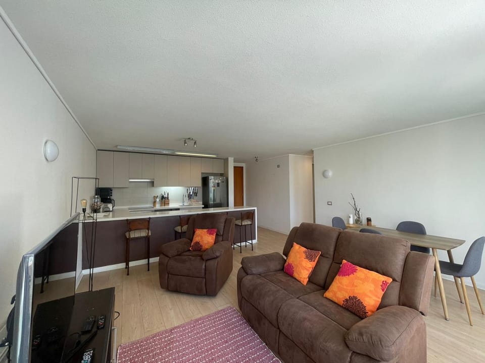 Kitchen or kitchenette, Living room