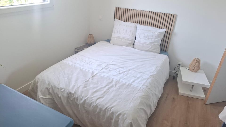 Chambre d'hôtes Nova, petit déjeuner en supplément 5 euros par personne Vacation rental in Saint-Pair-sur-Mer