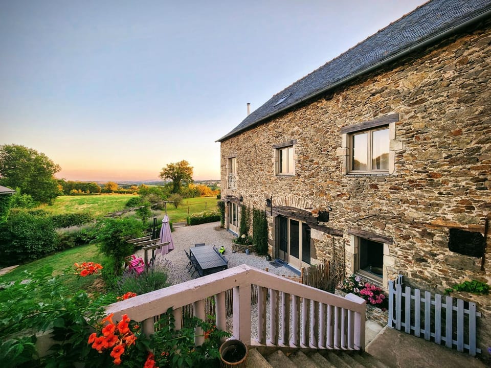 Property building, Natural landscape, Garden view
