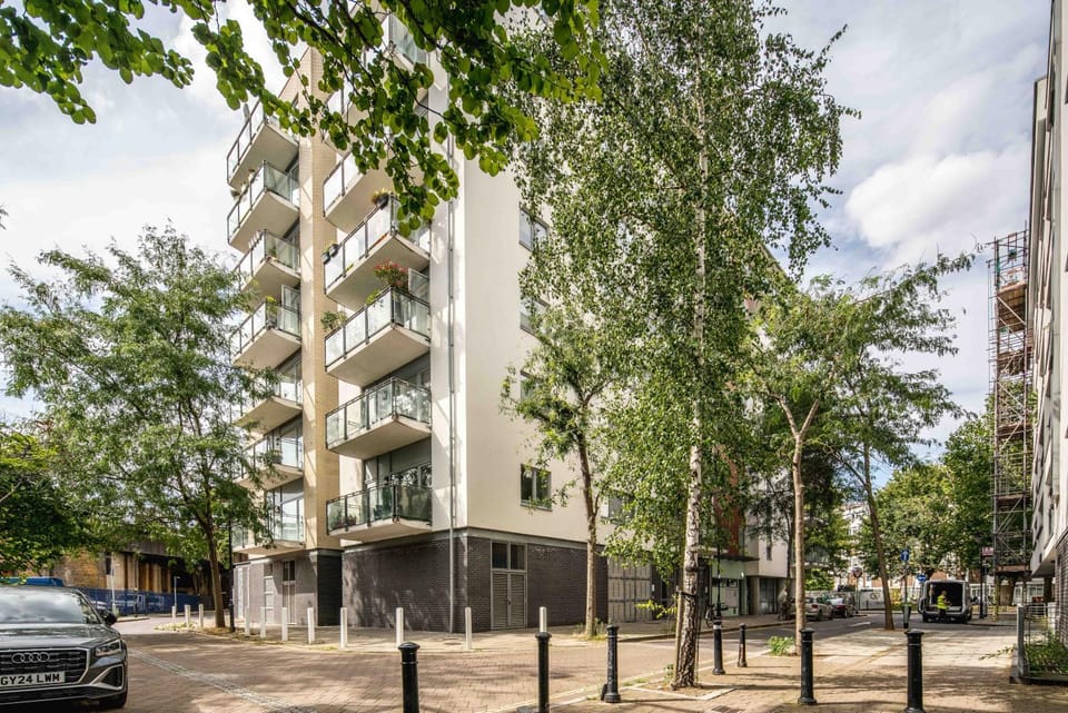 Property building, Day, Neighbourhood, Street view, Location, Parking