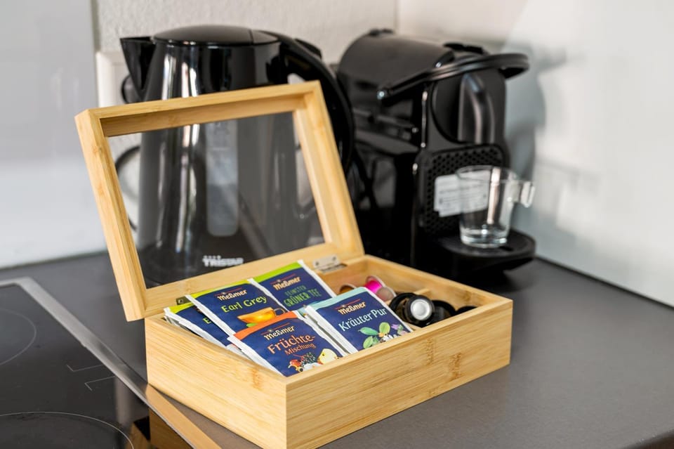 Coffee/tea facilities, kitchen