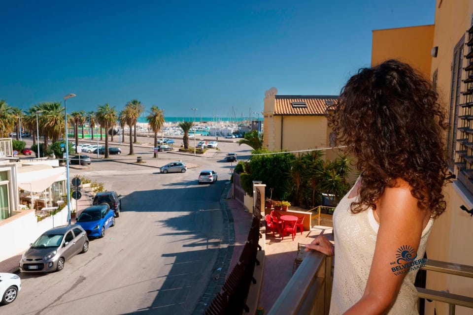Balcony/Terrace, Sea view, Street view, Parking