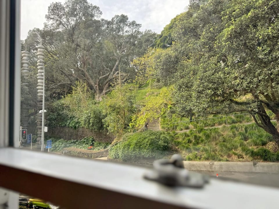 Garden view, Street view