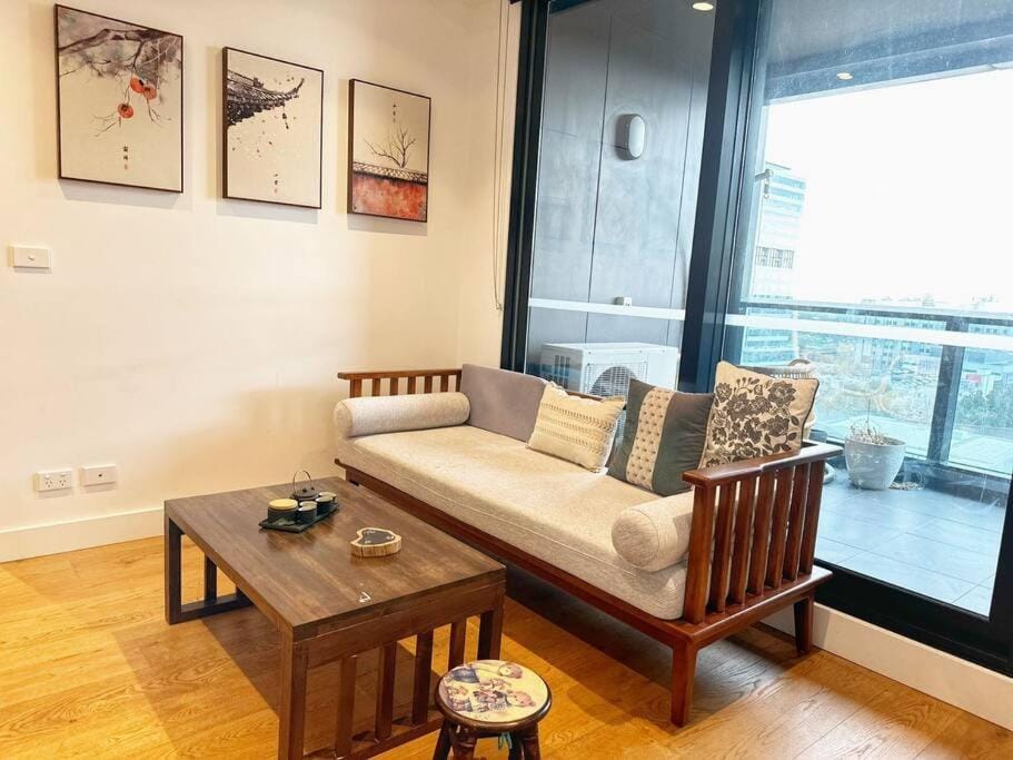 View (from property/room), Balcony/Terrace, Living room, Seating area