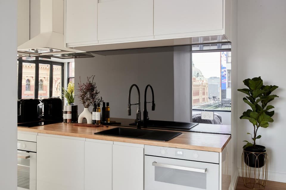 Kitchen or kitchenette
