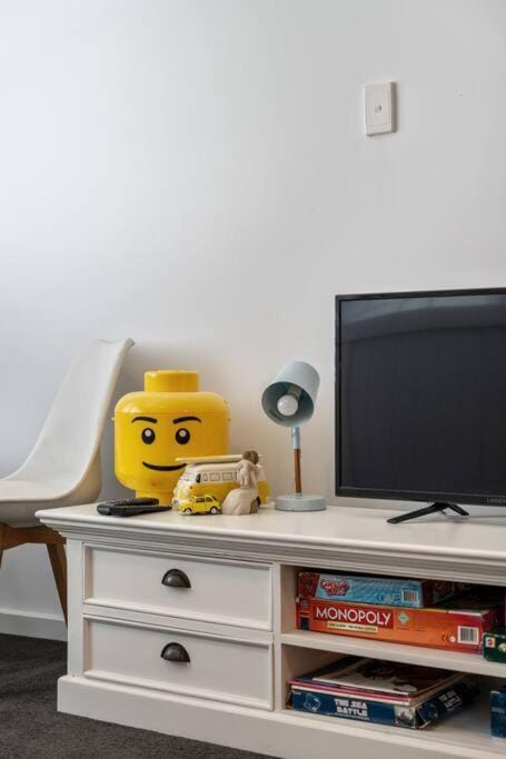 TV and multimedia, Evening entertainment