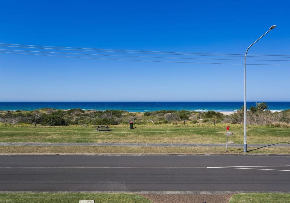 Beach House on Jones Beach House in Kiama Downs