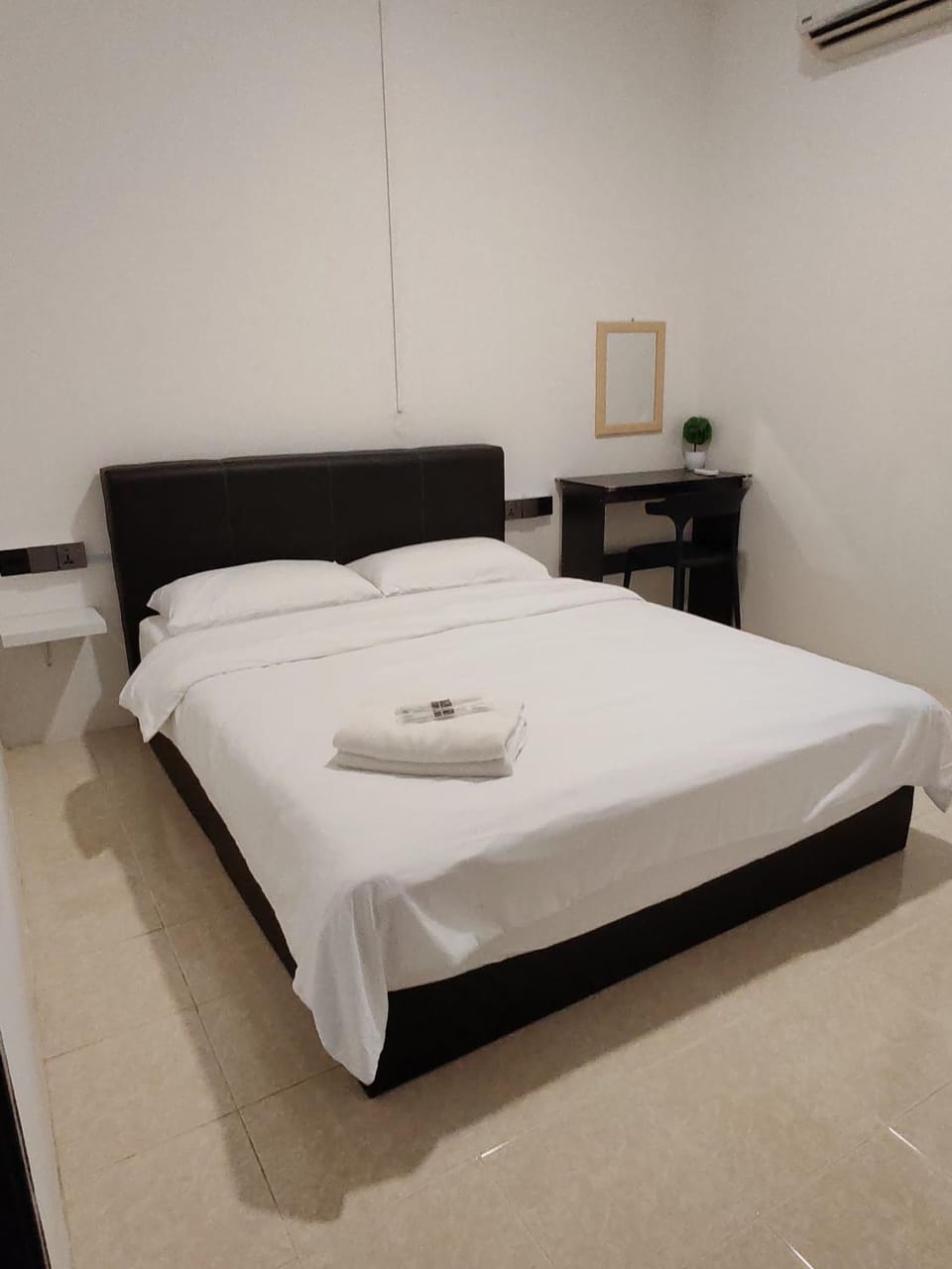 23 Inn Queenbed Room with share bathroom Hostel in Penang