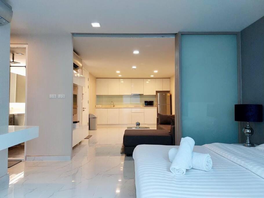 Condominium - Sukhumvit Soi 5 BTS Nana- Room Size 47m2 Apartment in Bangkok