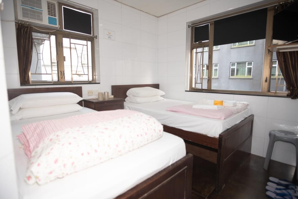 Bed, Photo of the whole room, towels
