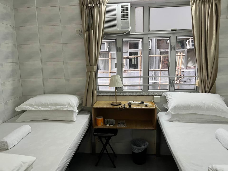 Bedroom, towels