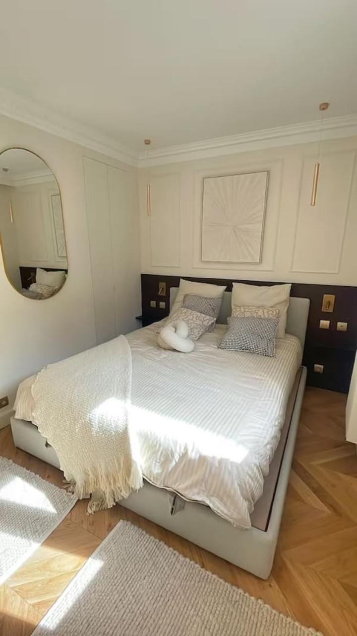 4P 1BR - Fully Renovated with AC - Champs-Elysées Apartment in Paris