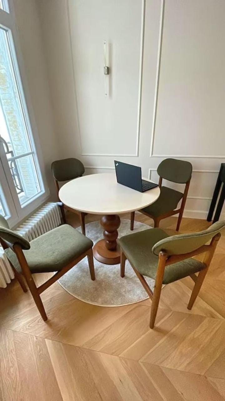 4P 1BR - Fully Renovated with AC - Champs-Elysées Apartment in Paris