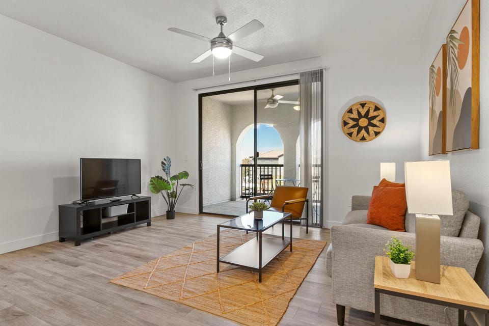 CozySuites by the stadium with pool 18 Apartment in Glendale
