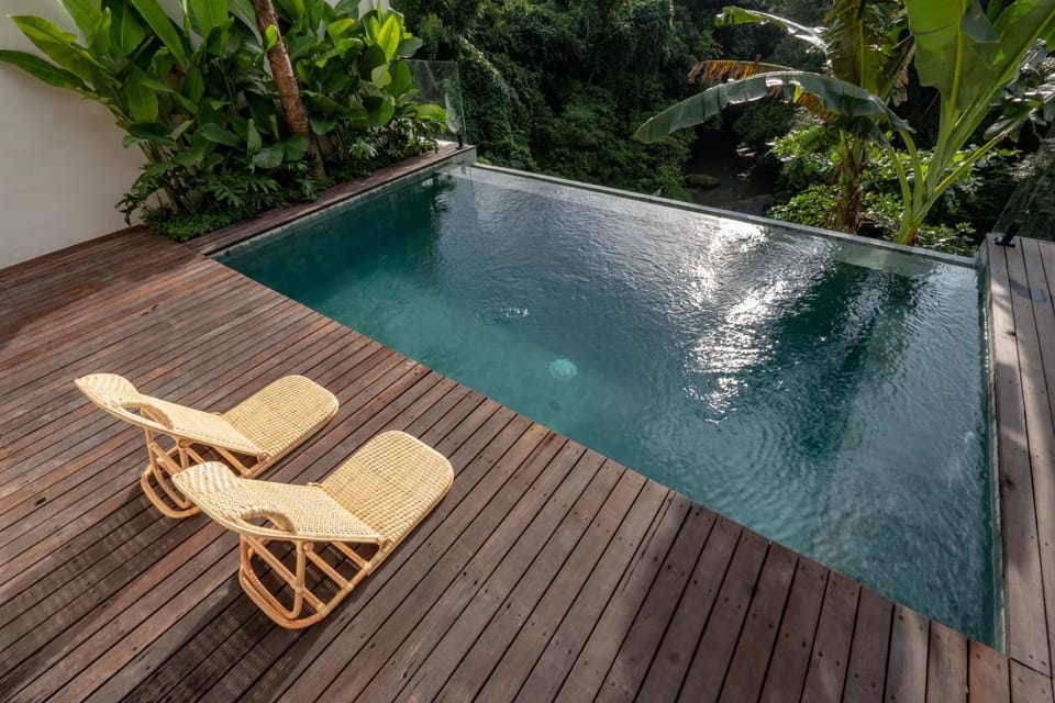 Property building, Garden, Garden view, Garden view, River view, Swimming pool