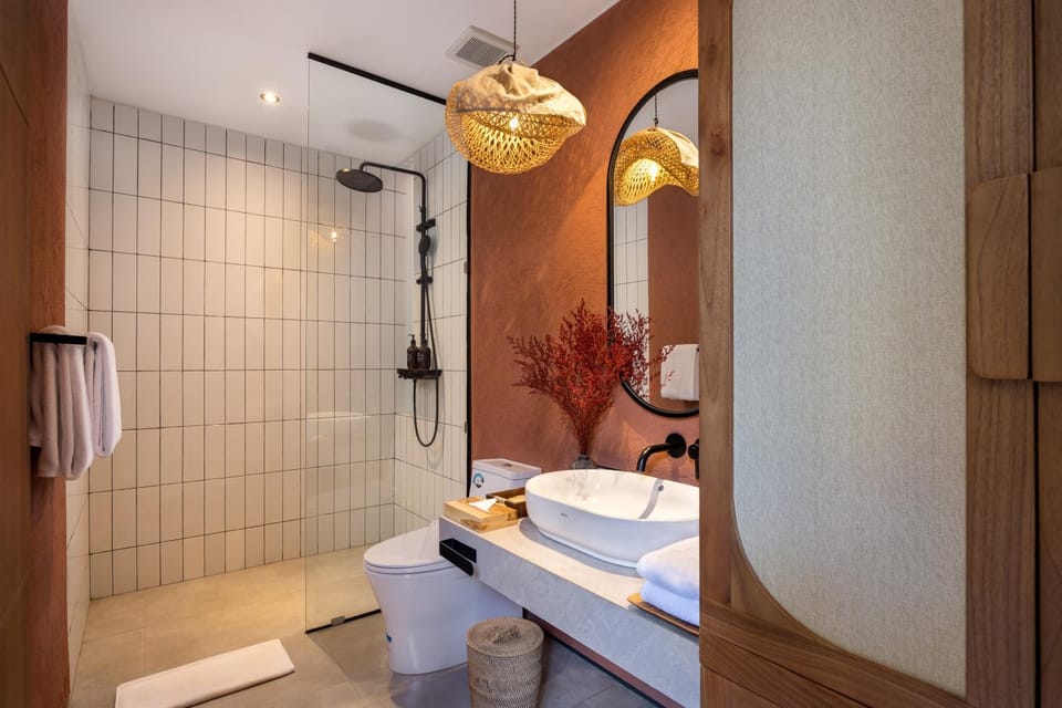 Shower, Toilet, Bathroom, bidet, towels