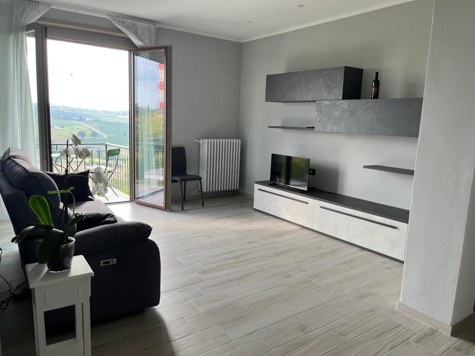 Appartamento panoramico in collina Apartment in Piedmont