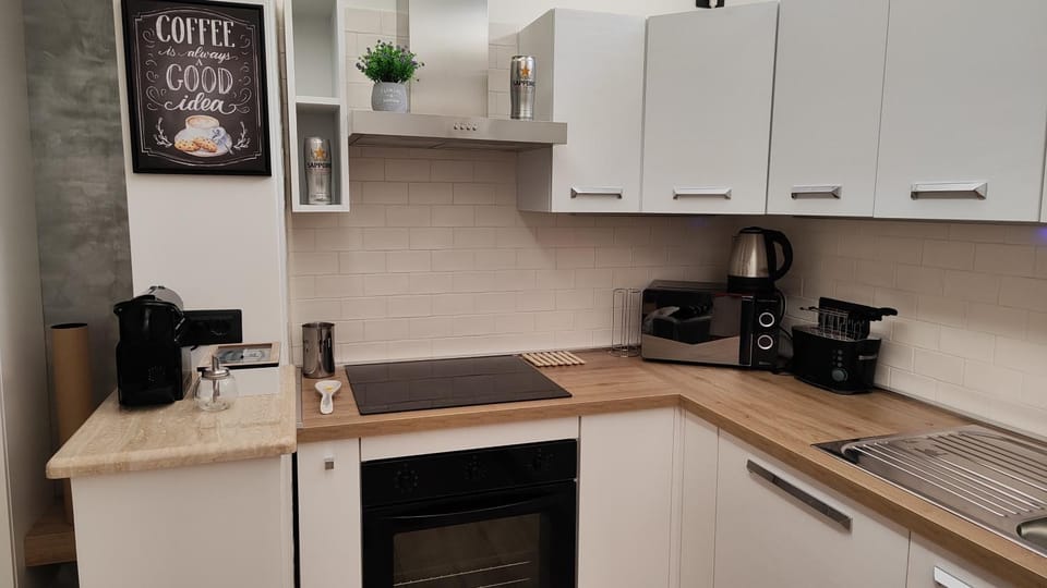 Coffee/tea facilities, microwave, toaster
