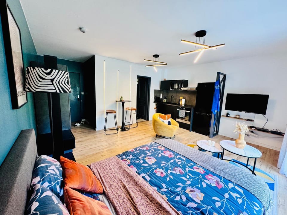 Bed, Photo of the whole room