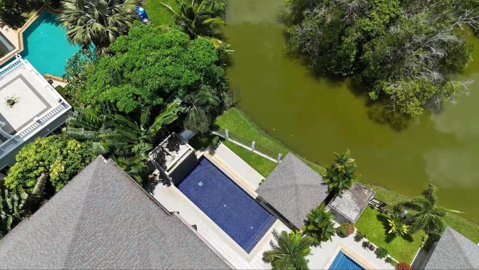 Bird's eye view, Lake view, Swimming pool