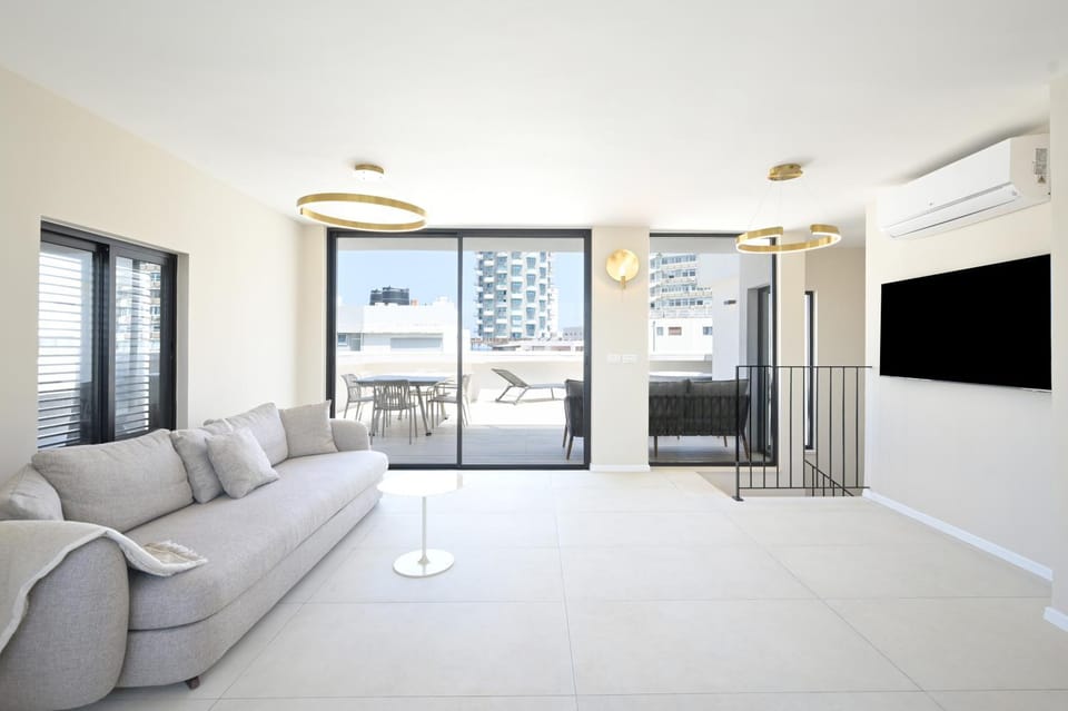 TV and multimedia, Living room, air conditioner