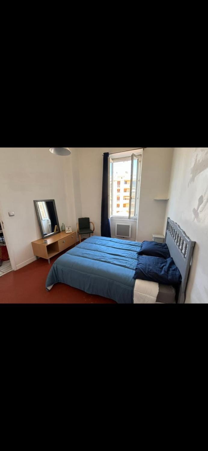 Bright Apartment Near the Beach and Old Port Apartment in Marseille