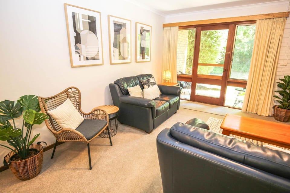 Patio, Living room, Seating area, heating, air conditioner