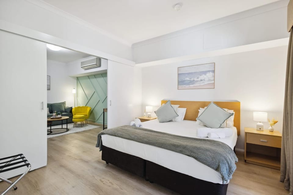 Sleek Northbridge Getaway Apartment in Perth